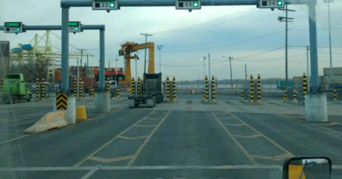 Le port de Montréal favorise les camions écologiques!